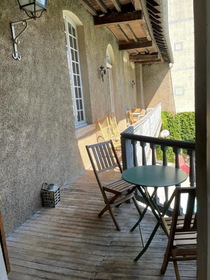 La Maison aux murs anciens et ses chambres Tarbes Extérieur photo