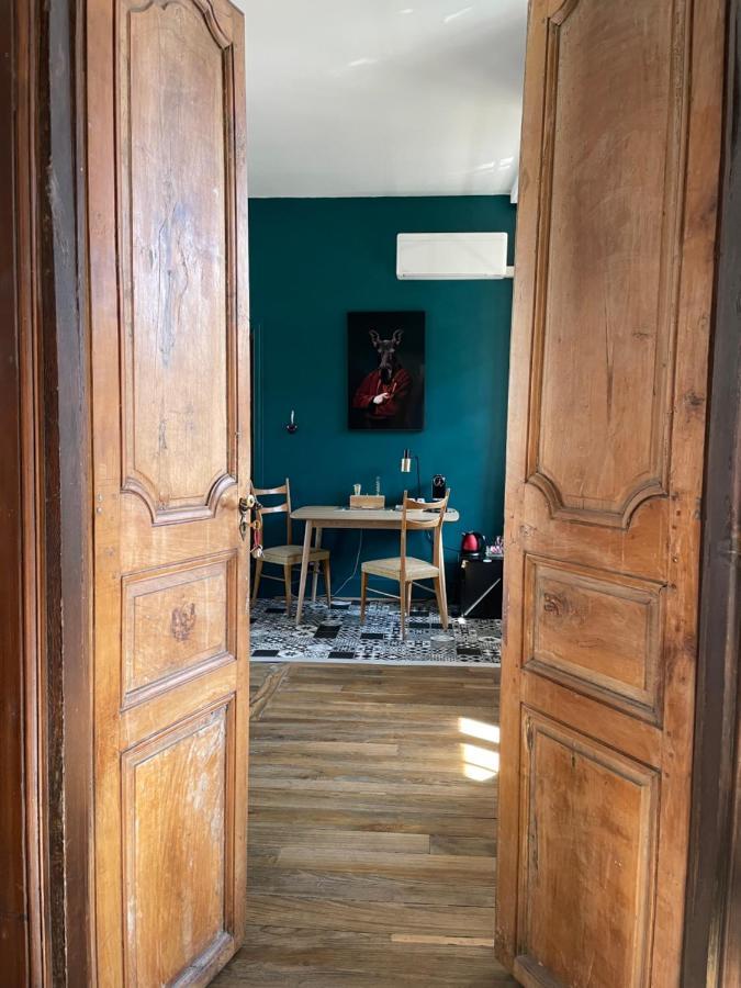 La Maison aux murs anciens et ses chambres Tarbes Extérieur photo